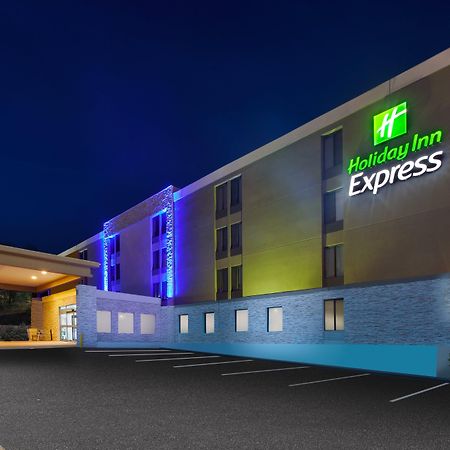 Holiday Inn Express Fairfax-Arlington Boulevard By Ihg Ngoại thất bức ảnh