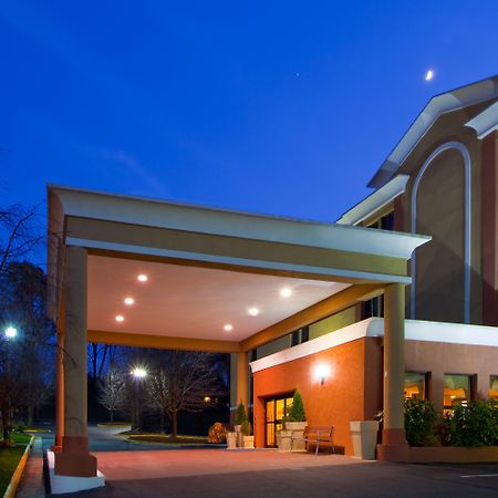 Holiday Inn Express Fairfax-Arlington Boulevard By Ihg Ngoại thất bức ảnh