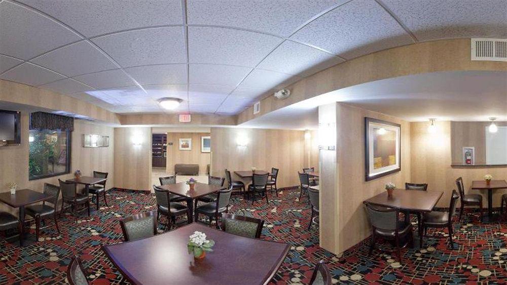 Holiday Inn Express Fairfax-Arlington Boulevard By Ihg Ngoại thất bức ảnh