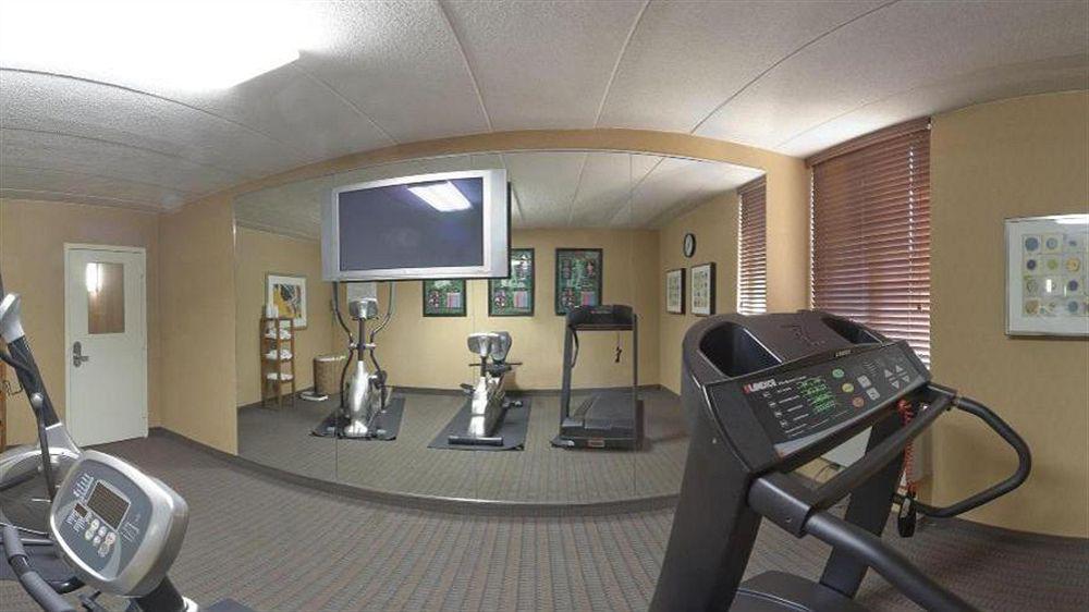 Holiday Inn Express Fairfax-Arlington Boulevard By Ihg Ngoại thất bức ảnh