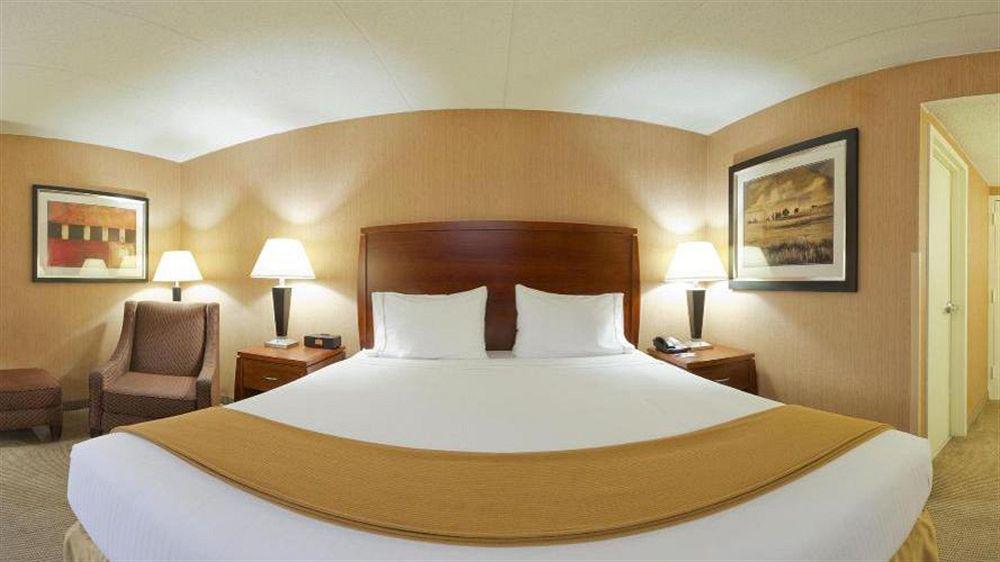 Holiday Inn Express Fairfax-Arlington Boulevard By Ihg Ngoại thất bức ảnh