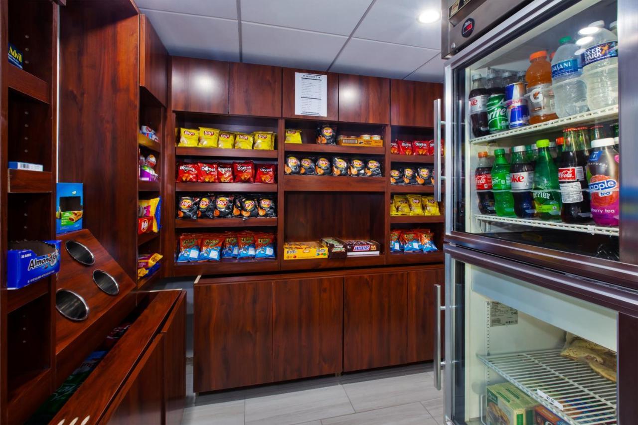 Holiday Inn Express Fairfax-Arlington Boulevard By Ihg Ngoại thất bức ảnh