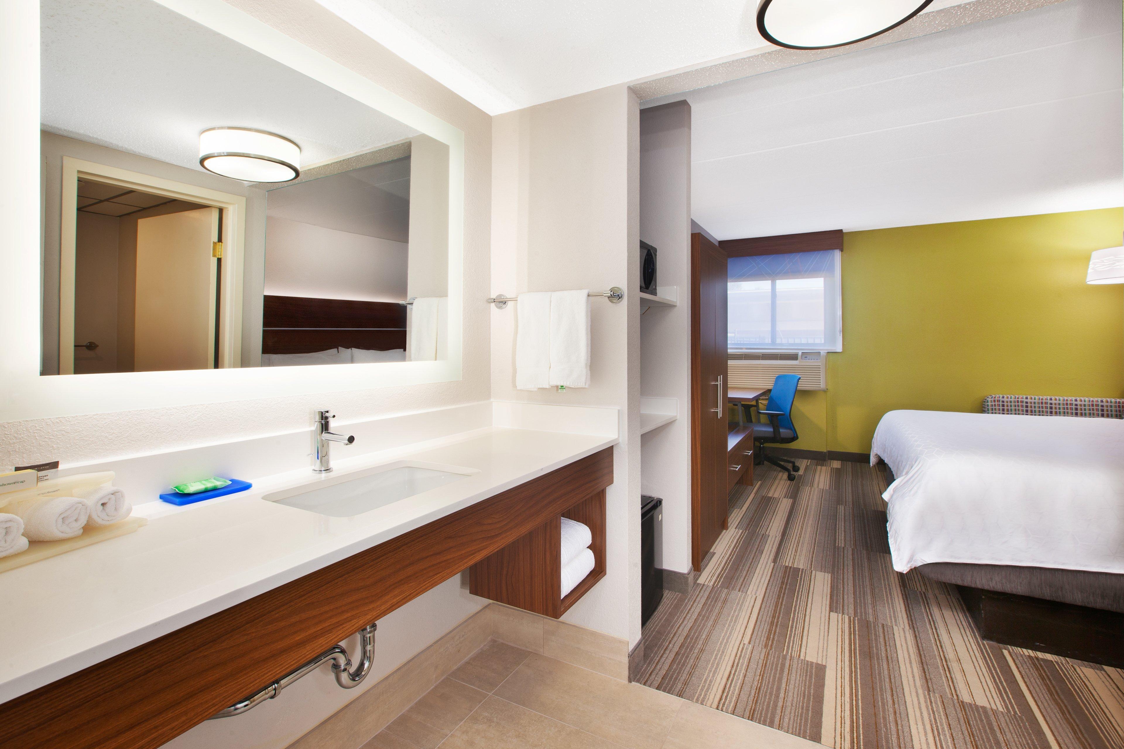 Holiday Inn Express Fairfax-Arlington Boulevard, An Ihg Hotel Ngoại thất bức ảnh