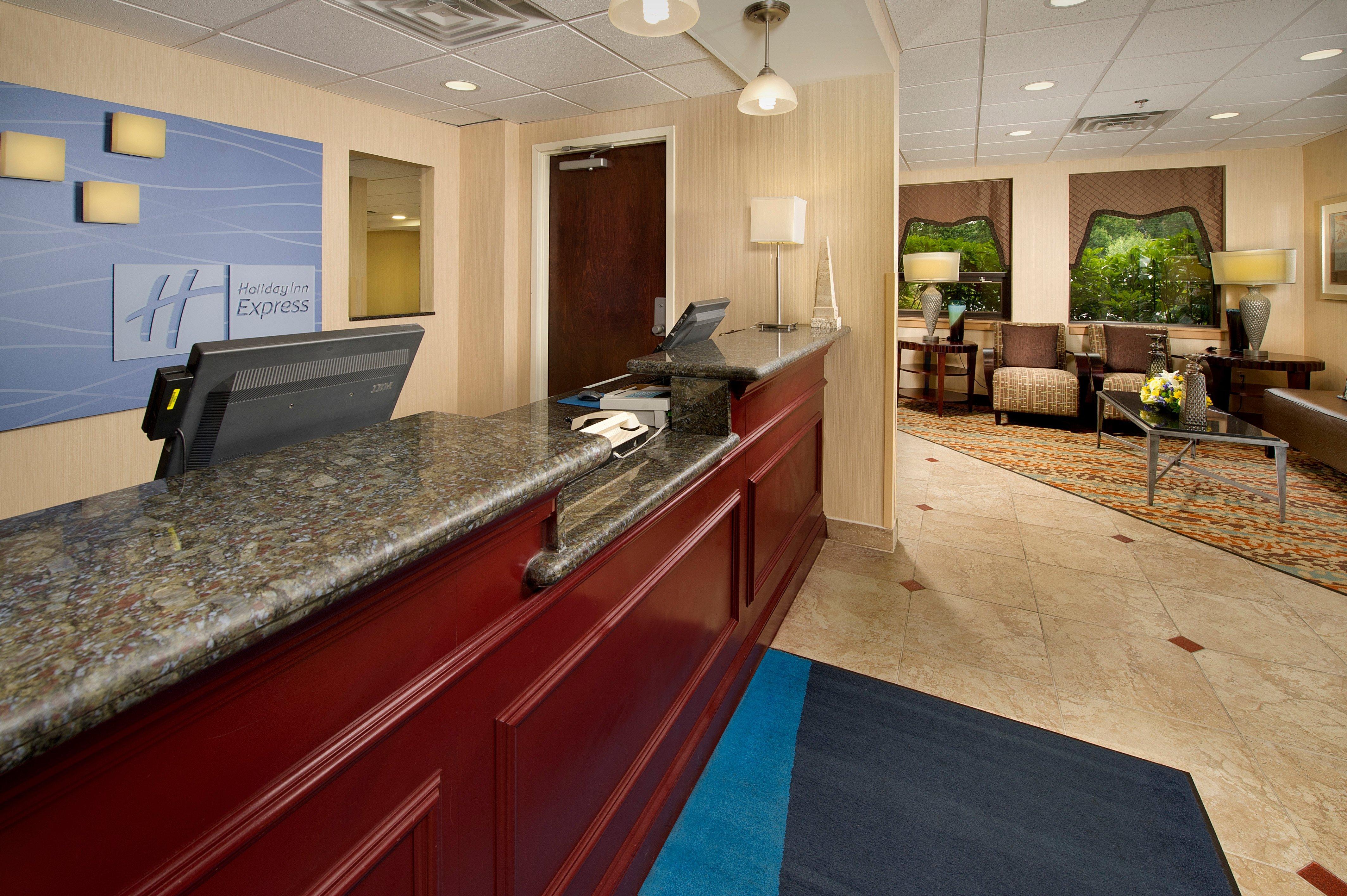 Holiday Inn Express Fairfax-Arlington Boulevard By Ihg Ngoại thất bức ảnh