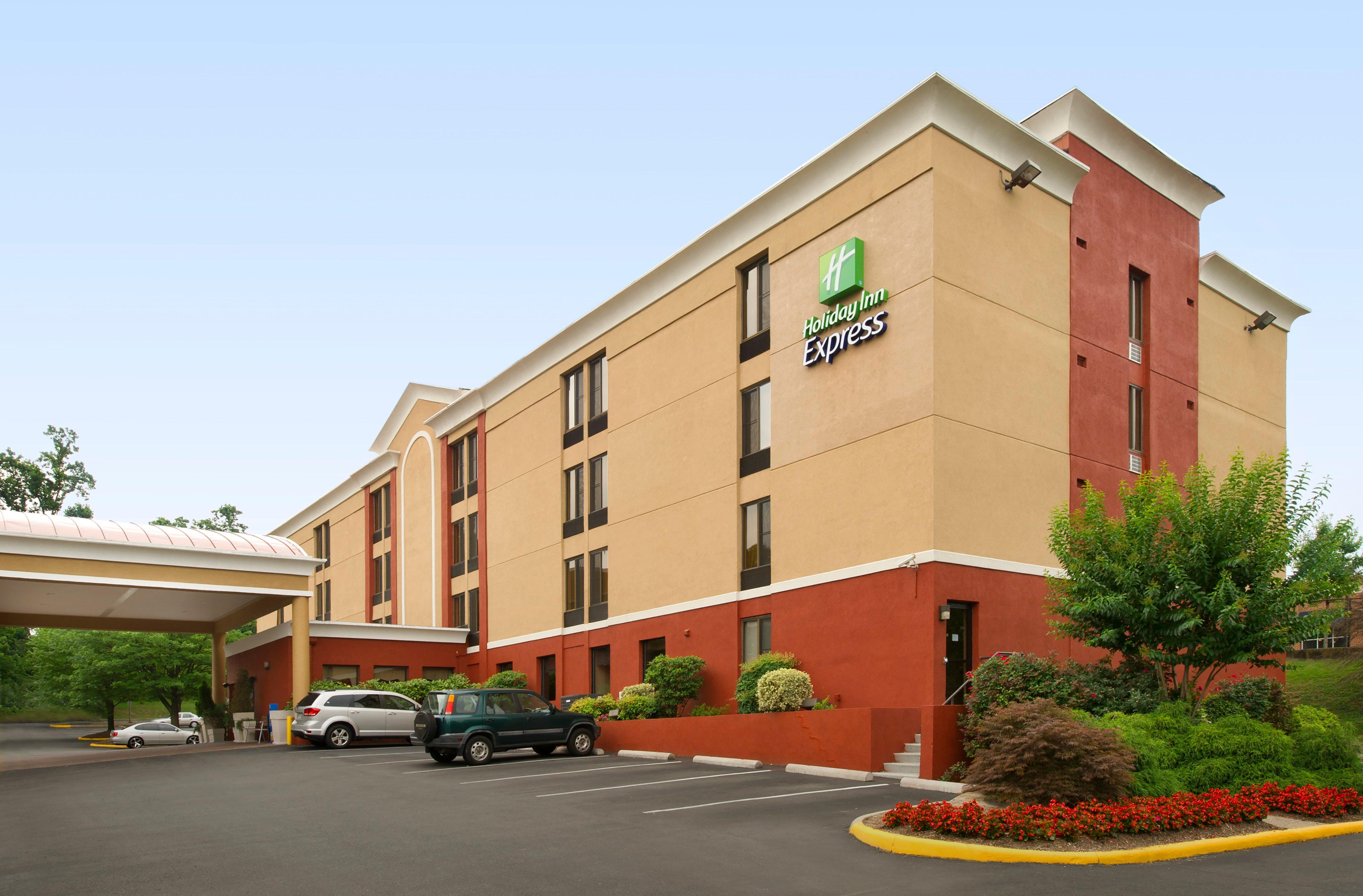 Holiday Inn Express Fairfax-Arlington Boulevard By Ihg Ngoại thất bức ảnh